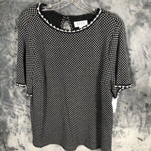 Elle Woman’s Blouse Size 2xLarge Black And Grey Pearl Accents Silver Threads
